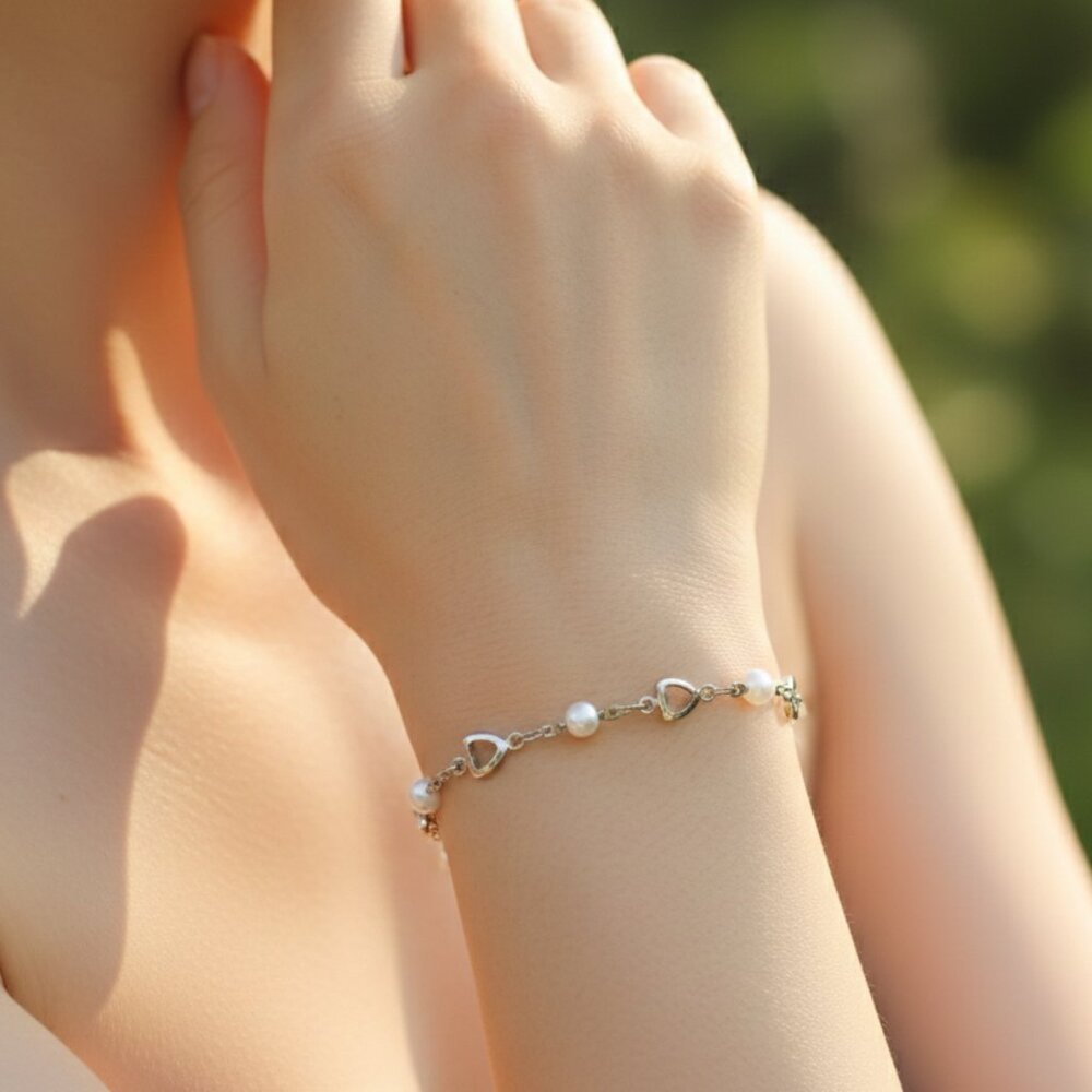 "Trendy Handmade Bracelet – A Stylish Gift for Women & Girls, MAR091668